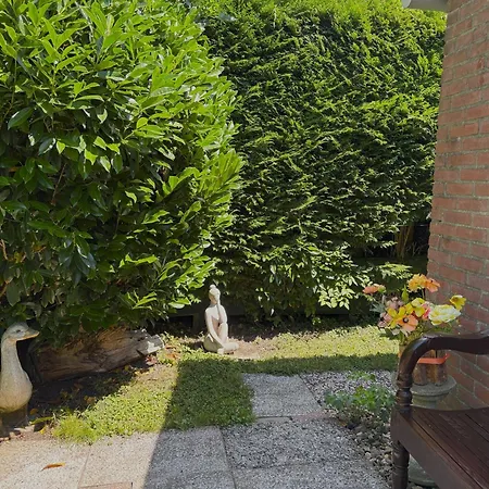 Im Maritimen Flair Mit Privatem Garten Nyaraló Warmenhuizen