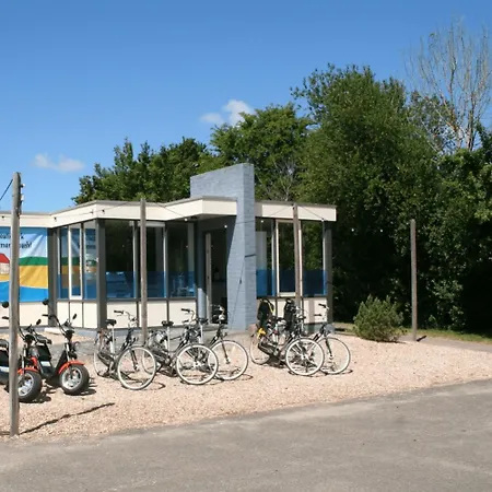 Im Maritimen Flair Mit Privatem Garten Nyaraló Warmenhuizen